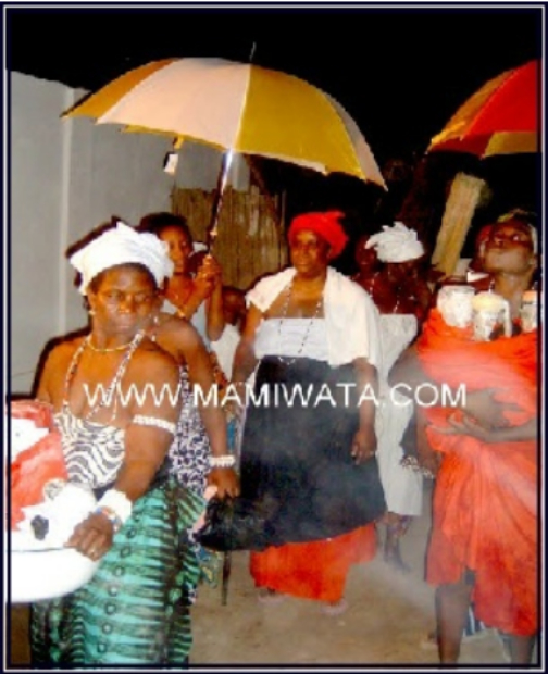 Mama Sagbe in Ade regalia.